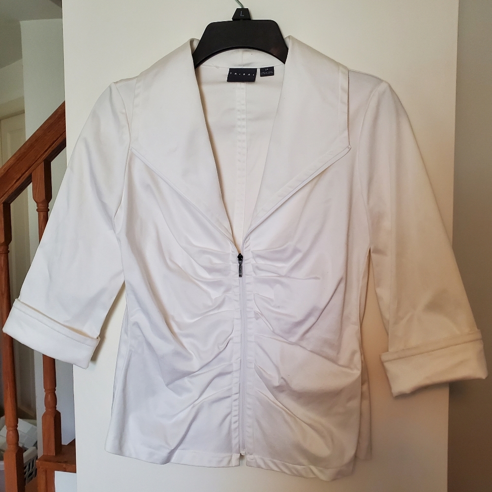 White jacket and Capri set size 2